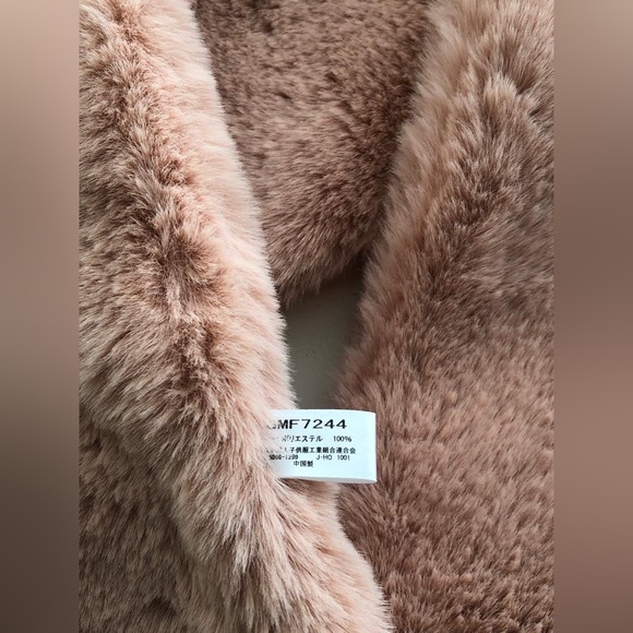 Excellent Condition Faux Fur Scarf Dark Pink - Picture 3 of 3